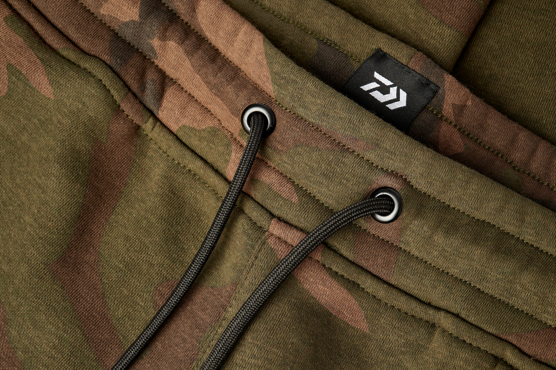 Daiwa Carp Camo Jogger <span>| Melegítő nadrág | rövid | green camo</span>