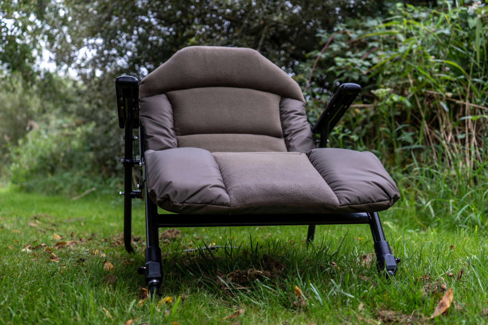 Daiwa Folding Chair <span>| Összecsukható szék | karfával</span>