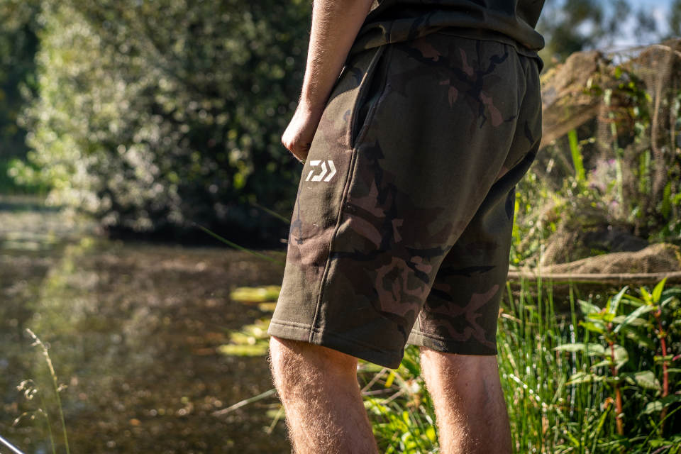 Daiwa Carp Camo Jogger <span>| Melegítő nadrág | rövid | green camo</span>